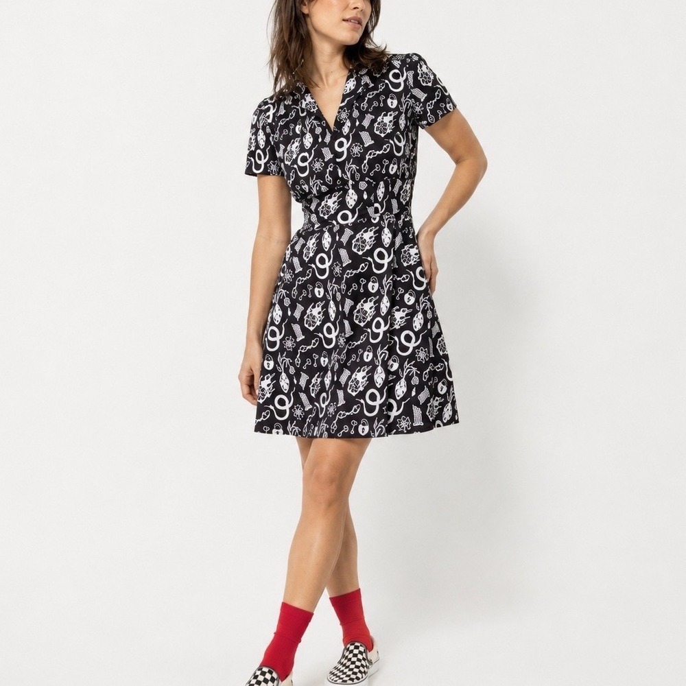 Nooworks X While Odin Sleeps Leah Dress Women's Medium Art Print Indie Chic
